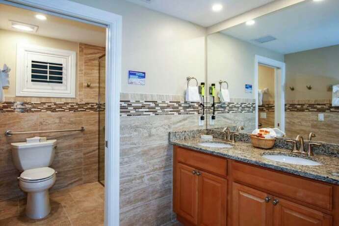 Imagen general del Hotel Island Inn, Ybel. Foto 15