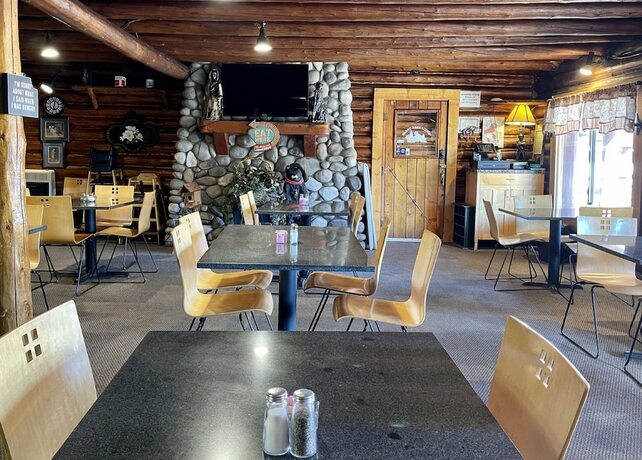 Imagen general del Hotel Island Park Lodge. Foto 4