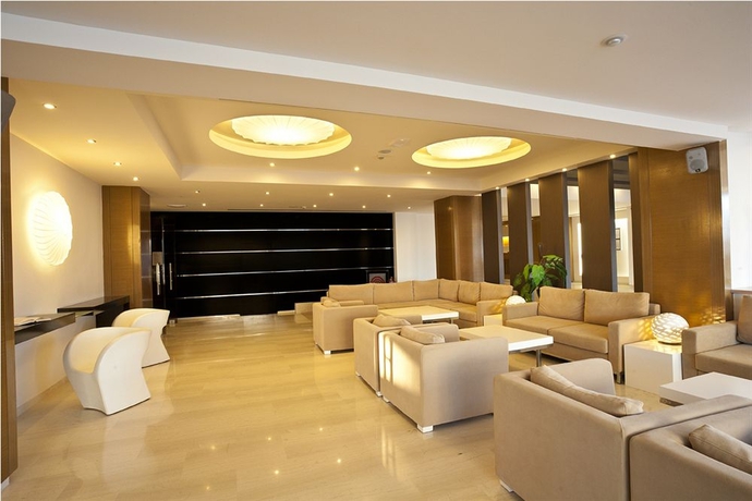 Imagen de los interiores del Hotel Island Resorts Marisol. Foto 15