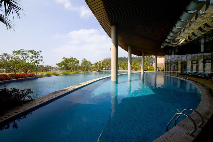 Imagen de la piscina del Hotel Island Skylight Resort. Foto 16