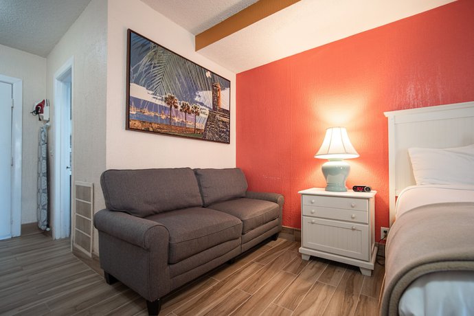Imagen de la habitación del Hotel Island Sun Inn and Suites - Venice, Florida Historic Downtown and Beach Getaway. Foto 13
