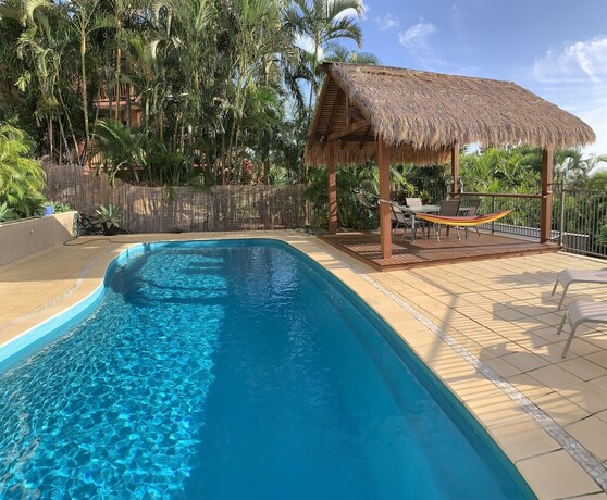 Imagen de la piscina del Hotel Island View, Airlie Beach. Foto 30
