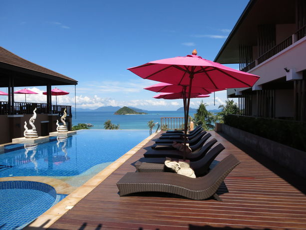 Imagen de la piscina del Hotel Islanda Resort. Foto 15