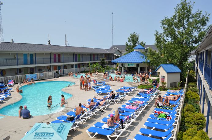 Imagen de la piscina del Hotel Islander Inn. Foto 9