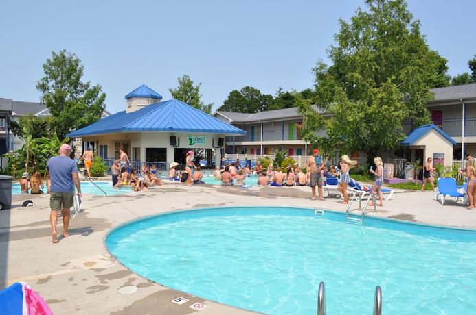 Imagen de la piscina del Hotel Islander Inn. Foto 12