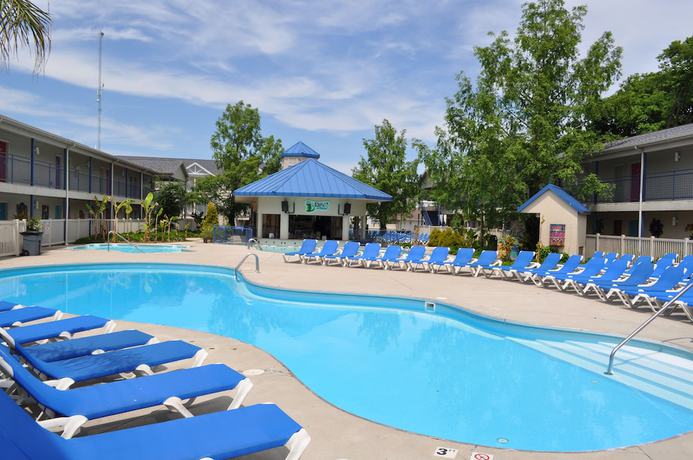 Imagen de la piscina del Hotel Islander Inn. Foto 13