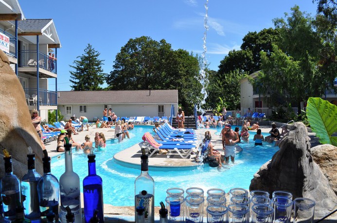 Imagen de la piscina del Hotel Islander Inn. Foto 14
