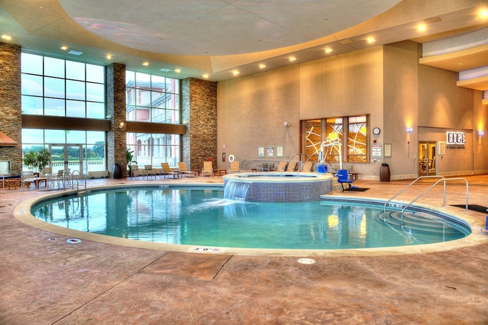 Imagen de la piscina del Hotel Isle Casino Hotel Waterloo. Foto 19