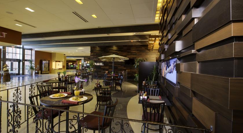 Imagen del bar/restaurante del Hotel Isleta Resort and Casino. Foto 2