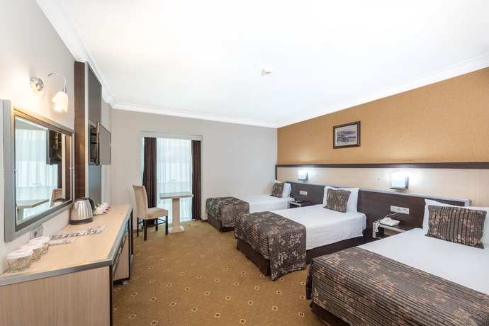 Imagen de la habitación del Hotel Ismira. Foto 8