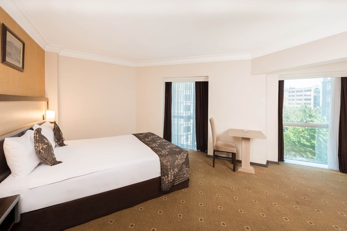 Imagen de la habitación del Hotel Ismira. Foto 12