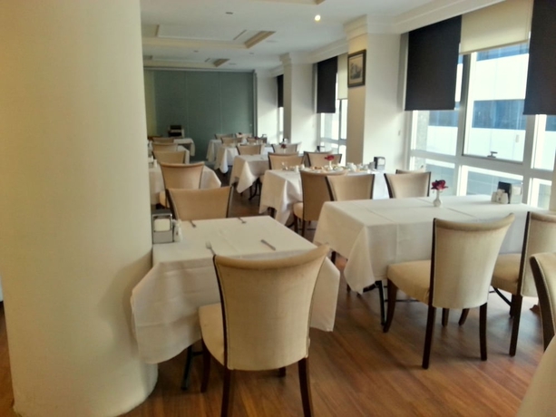 Imagen del bar/restaurante del Hotel Ismira. Foto 5