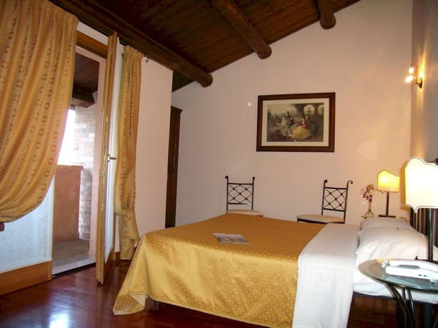 Imagen de la habitación del Hotel Isola Di Caprera. Foto 4