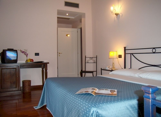 Imagen de la habitación del Hotel Isola Di Caprera. Foto 5