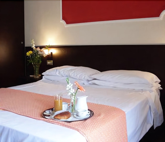 Imagen de la habitación del Hotel Isola Di Lauria. Foto 10