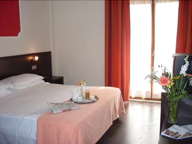 Imagen de la habitación del Hotel Isola Di Lauria. Foto 13