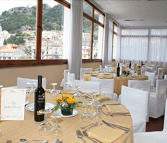 Imagen de los interiores del Hotel Isola Di Lauria. Foto 19