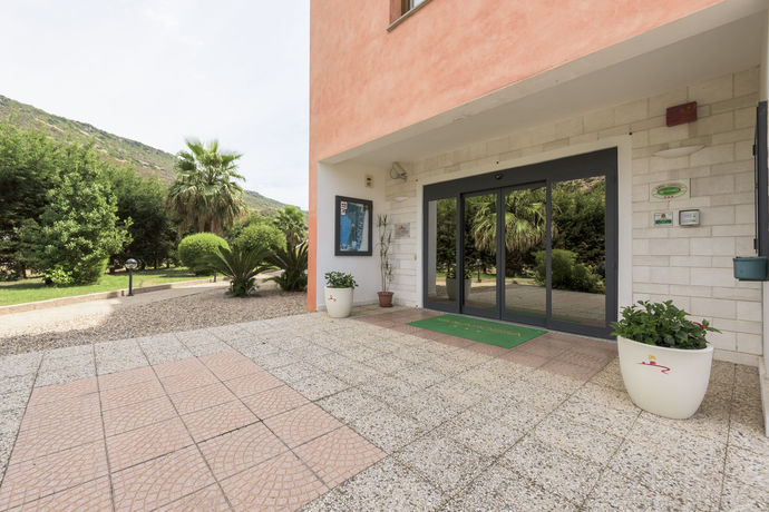 Imagen de los interiores del Hotel Isola Rossa. Foto 10