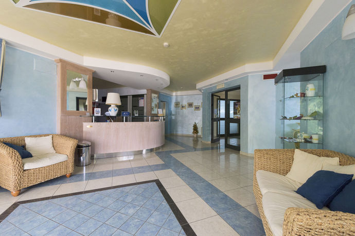 Imagen del bar/restaurante del Hotel Isola Rossa. Foto 2