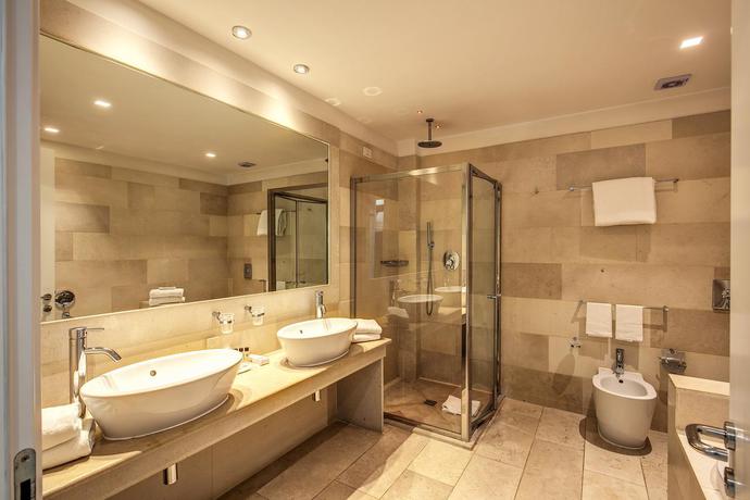 Imagen de la habitación del Hotel Isola Sacra Rome Airport. Foto 8