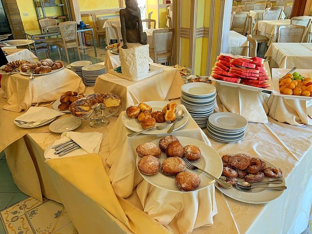 Imagen del bar/restaurante del Hotel Isolabella, Ventotene. Foto 3