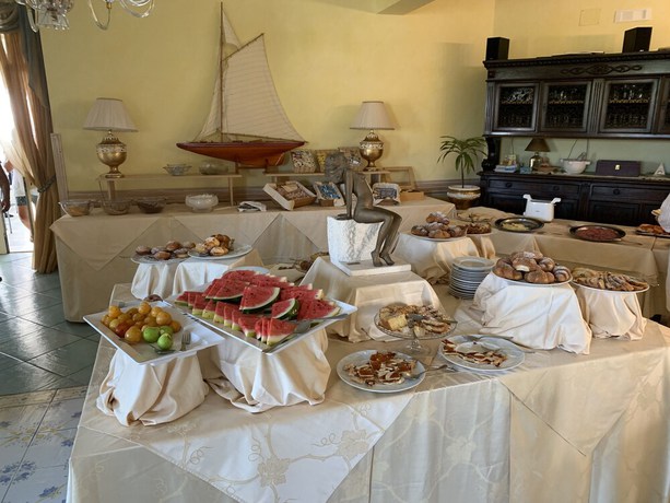 Imagen del bar/restaurante del Hotel Isolabella, Ventotene. Foto 4