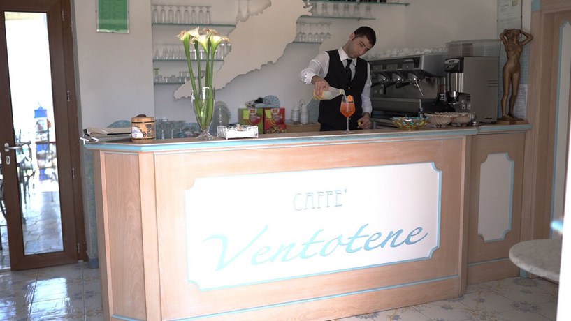 Imagen del bar/restaurante del Hotel Isolabella, Ventotene. Foto 5