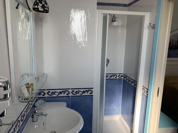 Imagen de la habitación del Hotel Isolabella, Ventotene. Foto 15