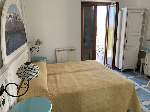 Imagen de los exteriores del Hotel Isolabella, Ventotene. Foto 19