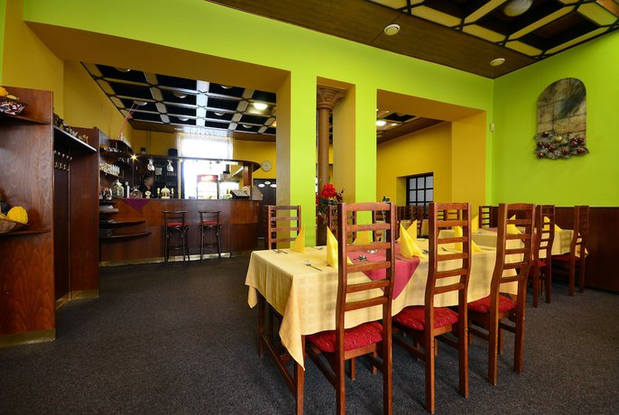 Imagen del bar/restaurante del Hotel Isora. Foto 2