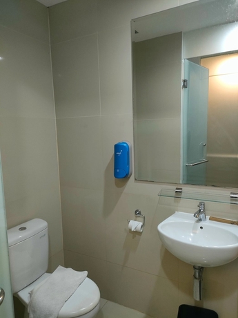 Imagen de la habitación del Hotel Ispi Cikarang Festival. Foto 13