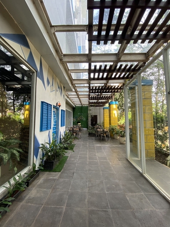 Imagen del bar/restaurante del Hotel Ispi Cikarang Festival. Foto 4