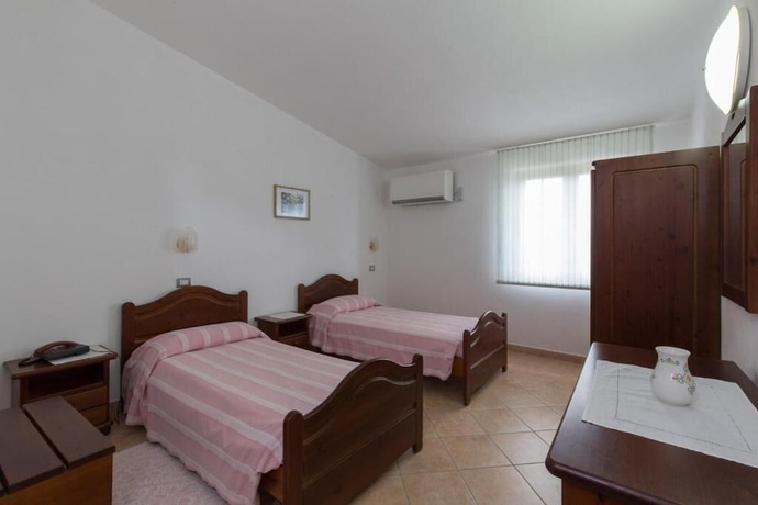 Imagen de la habitación del Hotel Ispinigoli. Foto 13