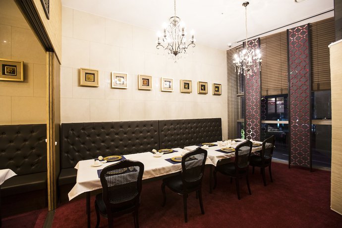 Imagen del bar/restaurante del Hotel Isquare Hotel. Foto 4