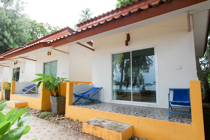 Imagen de la habitación del Hotel Issara Beach Resort. Foto 7