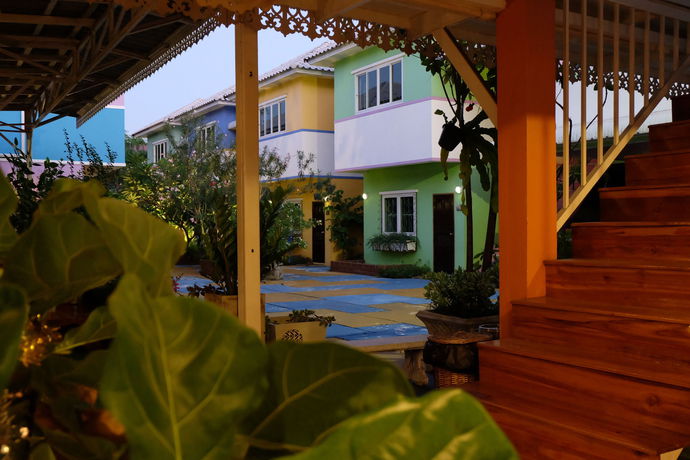 Imagen de los exteriores del Hotel Issara House Bangkok. Foto 14