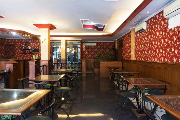 Imagen del bar/restaurante del Hotel Istana Bungur. Foto 2