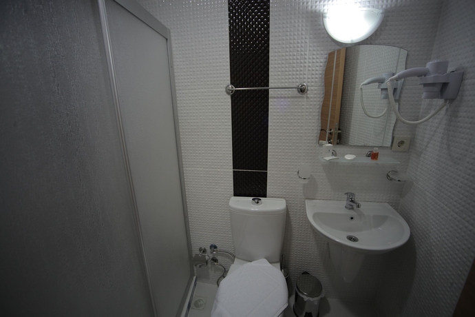 Imagen de la habitación del Hotel Istanbul Dedem 1. Foto 4