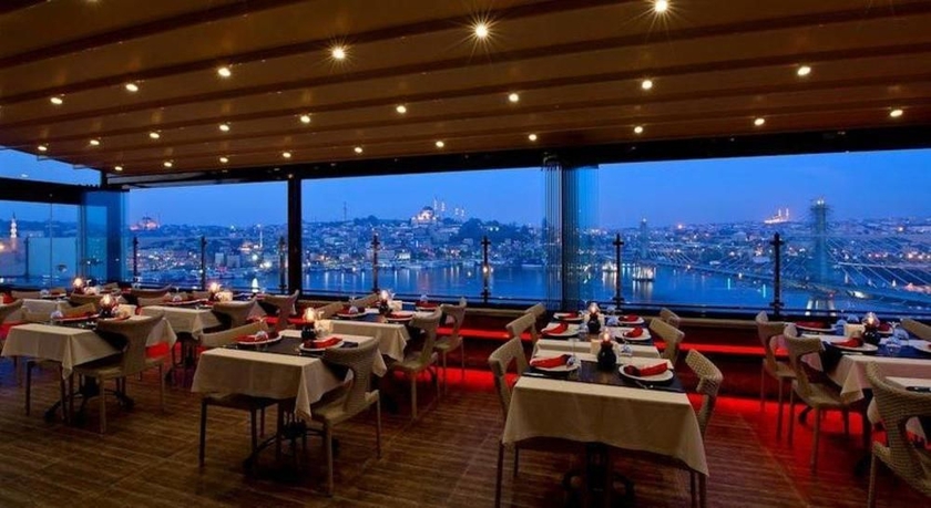 Imagen del bar/restaurante del Hotel Istanbul Golden City. Foto 1