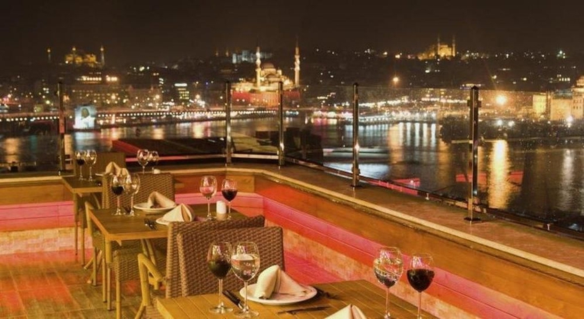 Imagen del bar/restaurante del Hotel Istanbul Golden City. Foto 2