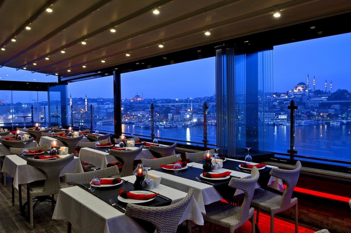 Imagen del bar/restaurante del Hotel Istanbul Golden City. Foto 3