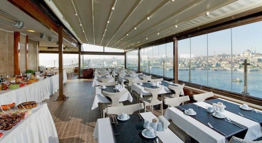 Imagen del bar/restaurante del Hotel Istanbul Golden City. Foto 4