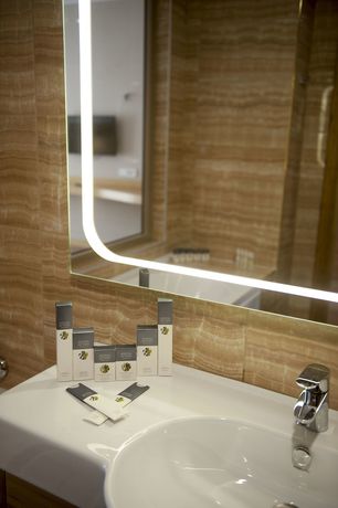 Imagen de la piscina del Hotel Istanbul Medikal Termal. Foto 20