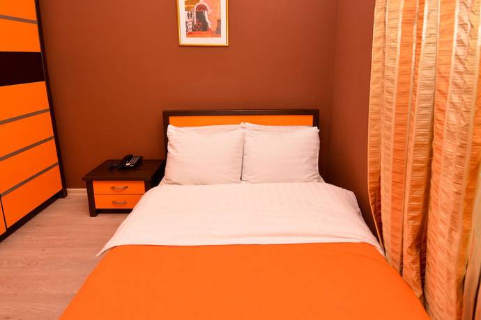 Imagen de la habitación del Hotel Istanbul, Tbilisi. Foto 18