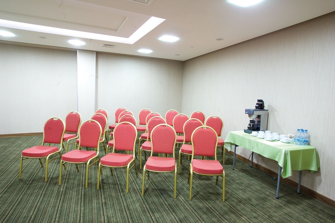 Imagen de los interiores del Hotel Istanbul Trend. Foto 9