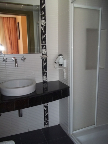 Imagen de la habitación del Hotel Istankoy Kusadasi. Foto 3