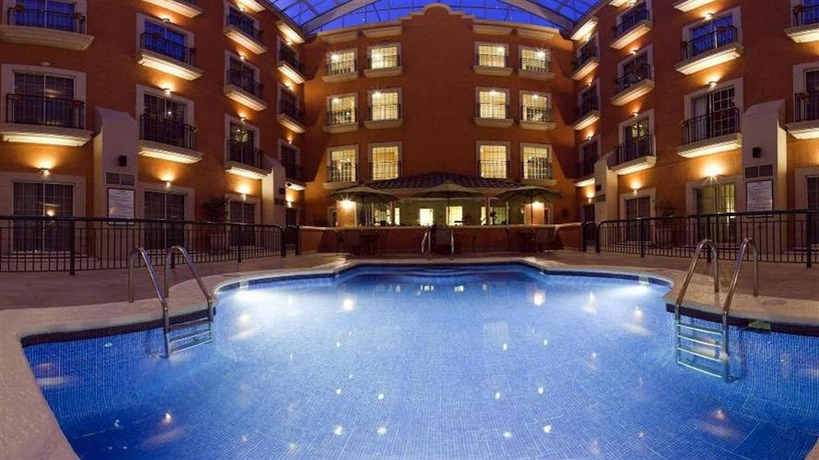 Imagen de la piscina del Hotel Istay Ciudad Juarez. Foto 14