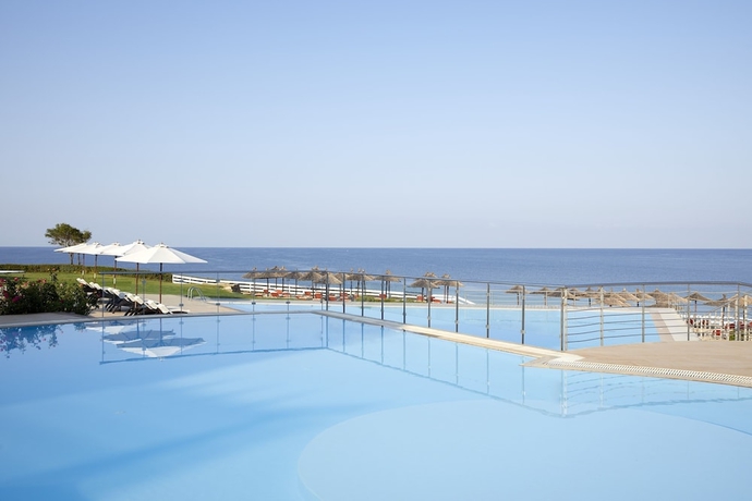 Imagen de la piscina del Hotel Istion Club and Spa. Foto 15