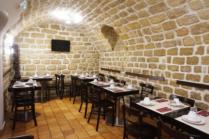 Imagen del bar/restaurante del Hotel Istria. Foto 4