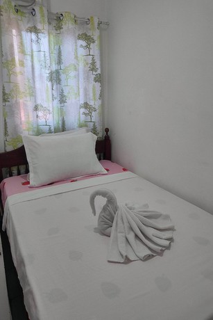 Imagen de la habitación del Hotel Istroberi Inn. Foto 1
